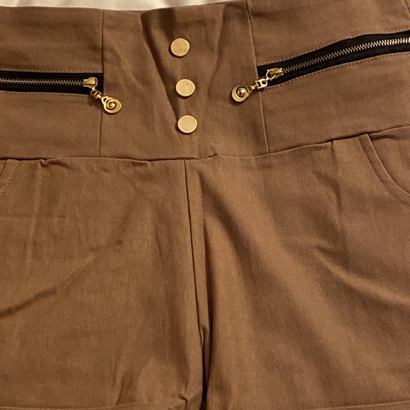 High waisted shorts - Picture 3 of 8